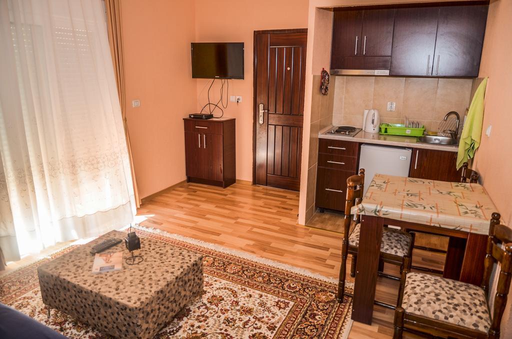 Apartments Paradise Ulcinj Esterno foto
